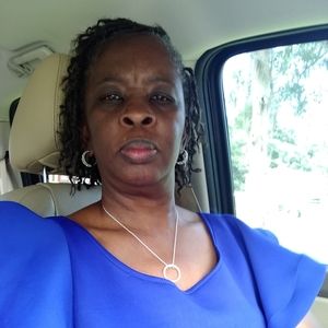 Meet your Posher, Yolanda